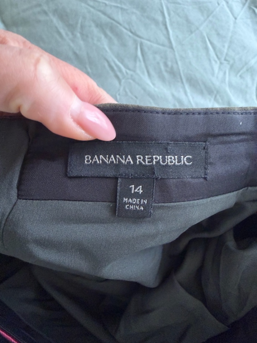 Banana Republic Camo Pleated Mini Skirt – Size 14 - Picture 7 of 8